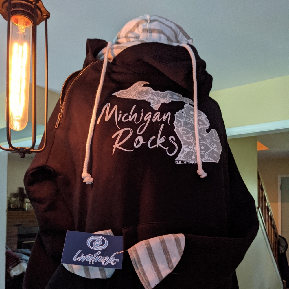 NWT! Michigan Rocks hoodie! Michigan stone Petoskey fossil coral Michiganders